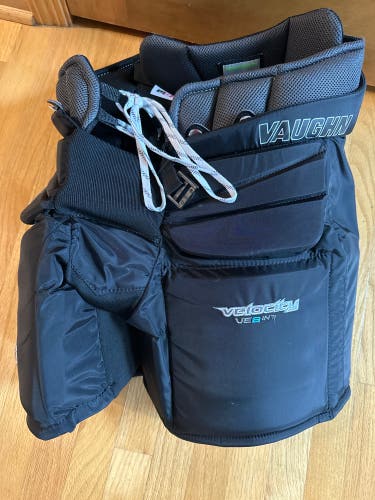 Intermediate Large Vaughn Velocity VE8 Hockey Goalie Pants (Used)
