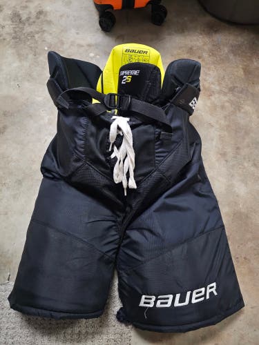 Senior Large Bauer Supreme 2S Hockey Pants (Used)