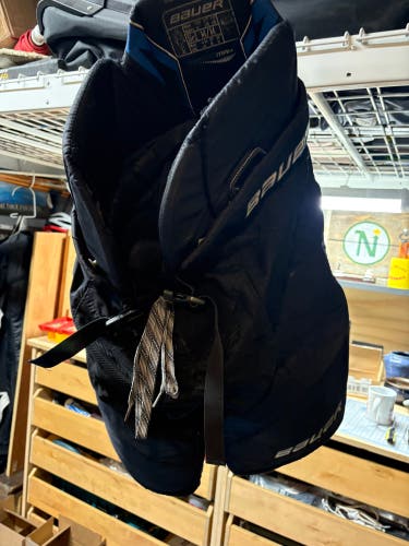 Medium Senior Bauer Nexus 800 Hockey Pants (Used)