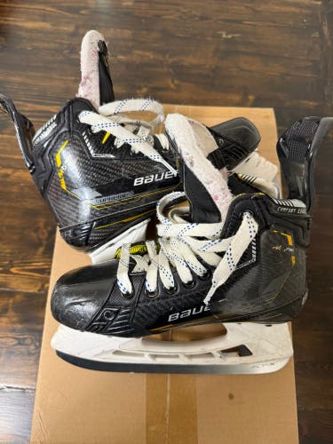 Bauer Supreme M5 Pro Hockey Skates Extra Wide Width Size 3 (Used)