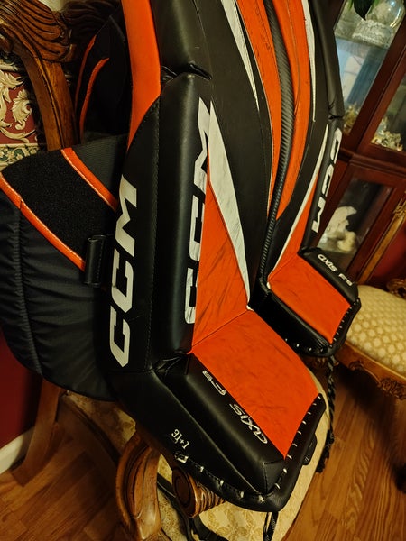 31" 2024 CCM Extreme Flex E5.9 Goalie Leg Pads (Used)