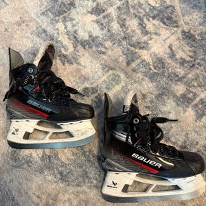 Bauer Vapor X Shift Pro Hockey Skates Size 2.5 (Used)