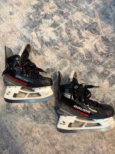 Bauer Vapor X Shift Pro Hockey Skates Size 2.5 (Used)