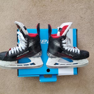 2023 Bauer Vapor X4 Hockey Skates 6 (Used)