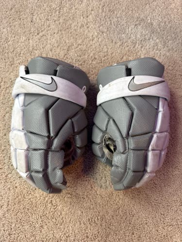 Nike Vapor Lacrosse Gloves Adult Small (Used)
