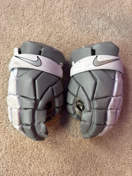 Nike Vapor Lacrosse Gloves Adult Small (Used)
