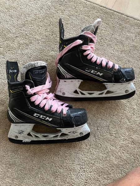 2022 CCM Tacks Classic Pro Hockey Skates Regular Width 6.5 (Used)