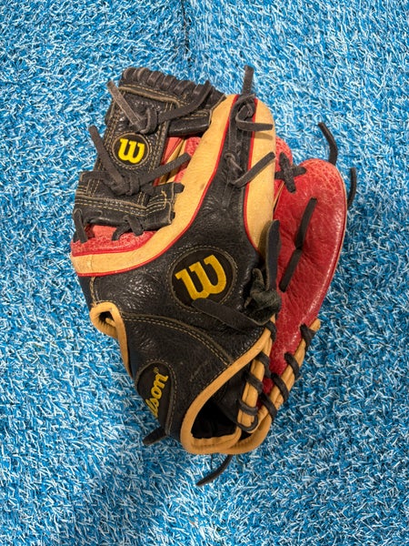Black Wilson A550 RH Baseball Glove 11.5" (Used)