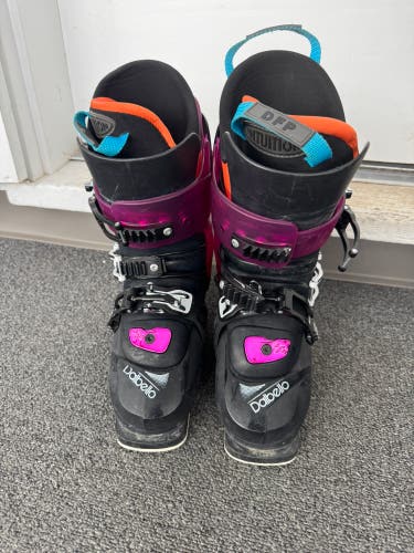 Women’s Ski boots Dabelllo 277mm