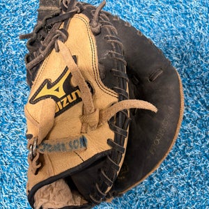 Mizuno Prospect Series PowerClose RH Catcher's Baseball Glove 32" (Used)