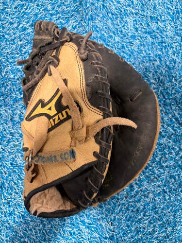 Mizuno Prospect Series PowerClose RH Catcher's Baseball Glove 32" (Used)