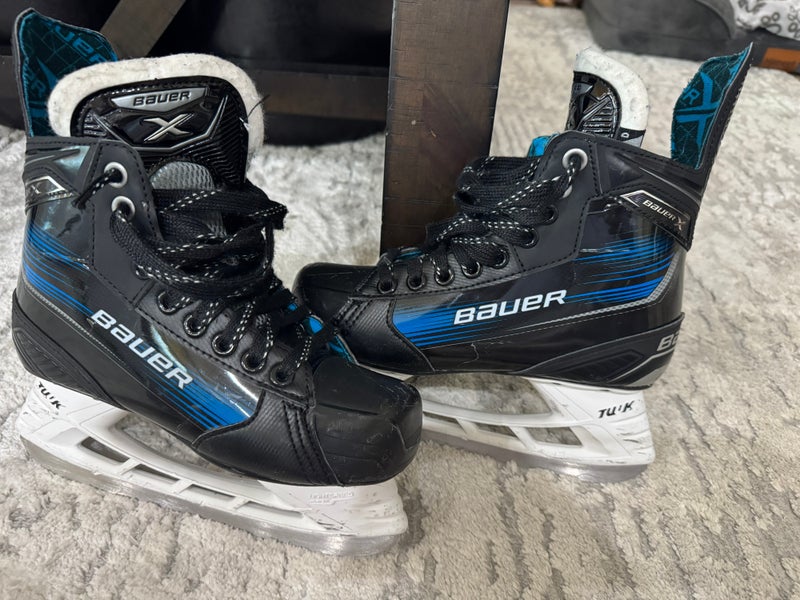 Bauer Hockey Skates Size 3.5 (Used)