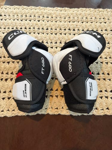 Medium Junior CCM Elbow Pads (Used)