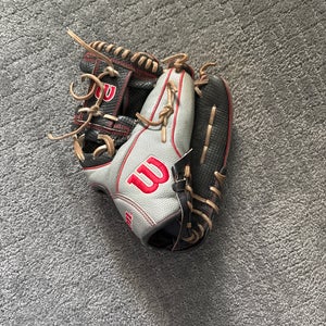 Wilson RH Infield A2000 1975 Baseball Glove 11.75" (Used)