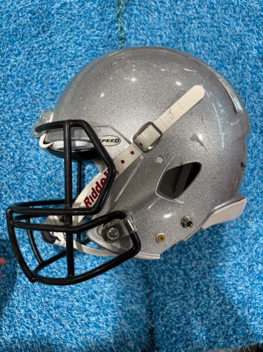 Youth Small Riddell Speed Helmet (Used)