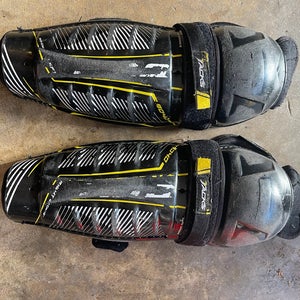 Junior CCM Tacks 9040 12" Shin Pads (Used)
