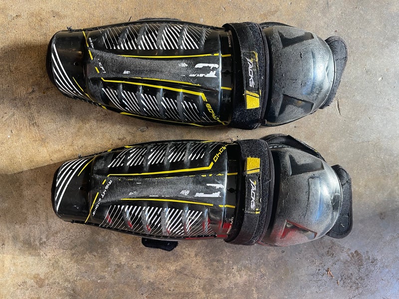 Junior CCM Tacks 9040 12" Shin Pads (Used)