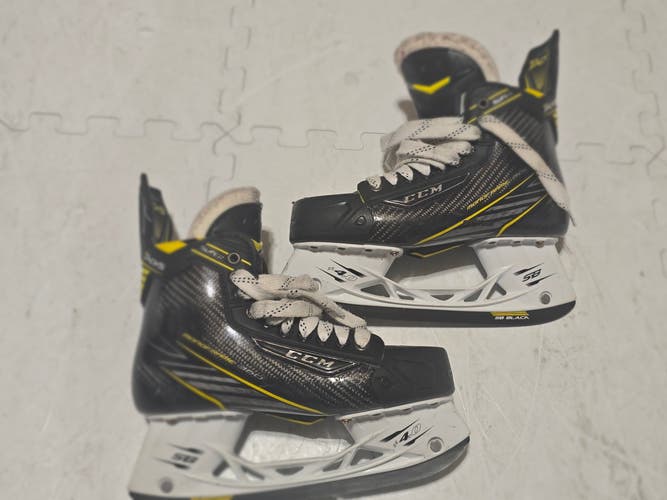 CCM Super Tacks Hockey Skates Regular Width Size 6.5
