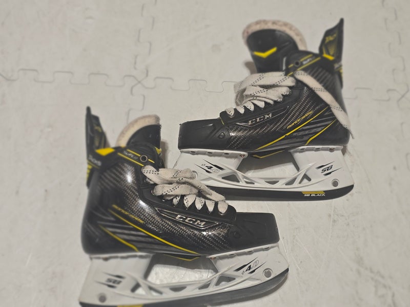 CCM Super Tacks Hockey Skates Regular Width Size 6.5