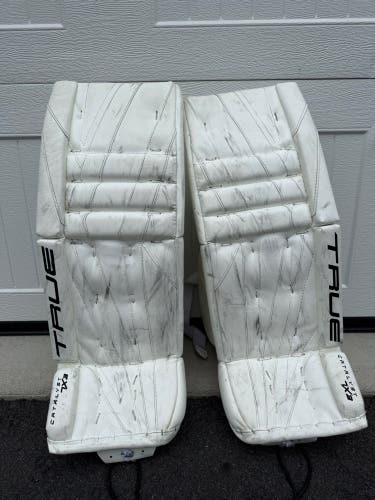 29" 2024 True Catalyst 7X3 Goalie Leg Pads (Used)