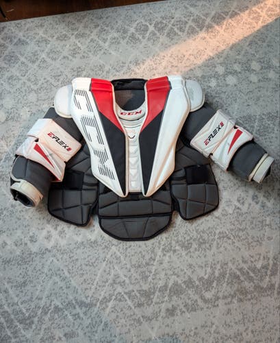 Small CCM Extreme Flex 5 Pro Goalie Chest Protector (Used)