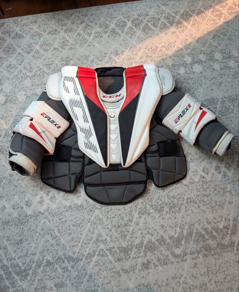 Small CCM Extreme Flex 5 Pro Goalie Chest Protector (Used)
