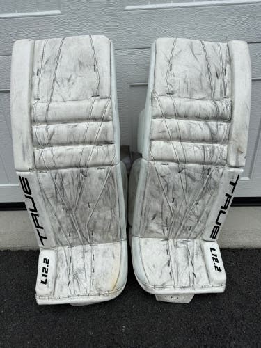 32" 2023 True L12.2 Goalie Leg Pads (Used)