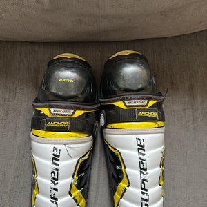 Junior Bauer Supreme Matrix 12" Shin Pads  (Used)