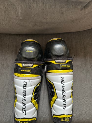 Junior Bauer Supreme Matrix 12" Shin Pads  (Used)