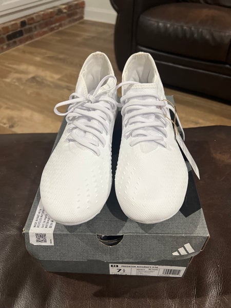 White Unisex Size M 7.5 (W 8.5) Adidas Predator Accuracy Turf Cleats Cleats (New)