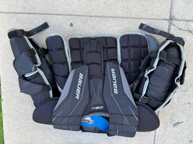 Large/Extra (Junior) Large Bauer GSX Goalie Chest Protector (Used)