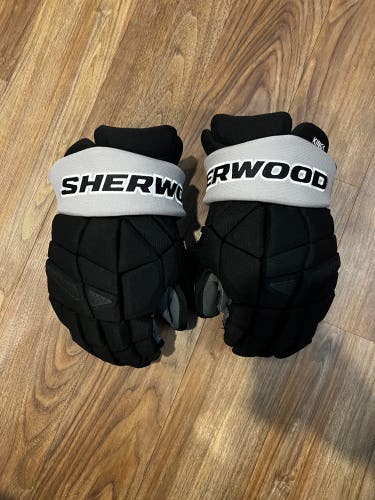 Sherwood Rekker Legend Pro Gloves - 14” - LA Kings