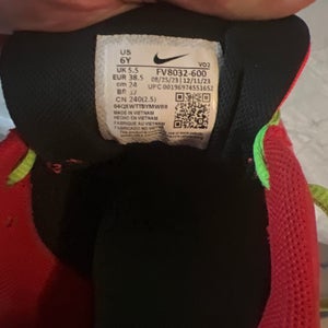Red Kid's Size M 6.0 (W 7.0) Nike Low Top Force zoom trout 9 pro (Used)