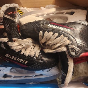 Bauer Vapor X4 Hockey Skates Size 4 (Used)