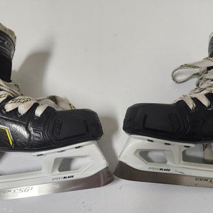 2023 CCM Super Tacks 9370 Hockey Goalie Skates Regular Width Size 1.5 (Used)