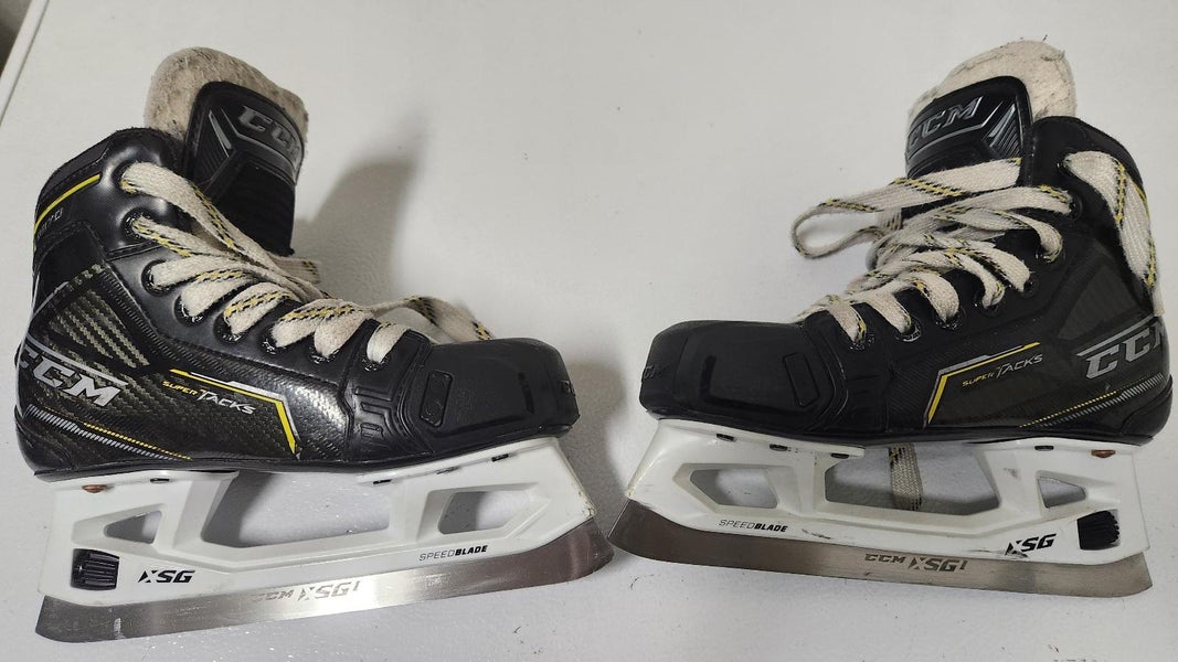 2023 CCM Super Tacks 9370 Hockey Goalie Skates Regular Width Size 1.5 (Used)
