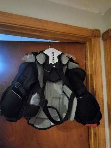 Medium Vaughn SLR3 Goalie Chest Protector (Used)