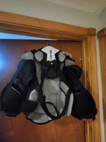 Medium Vaughn SLR3 Goalie Chest Protector (Used)