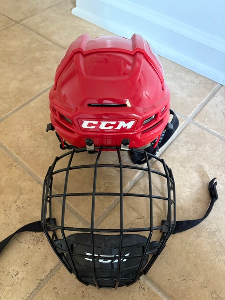 Small CCM Tacks 910 Helmet And Cage (Used)
