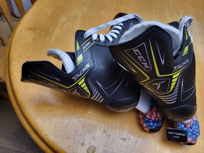 CCM Tacks 1092 Hockey Skates Regular Width 7 (New)