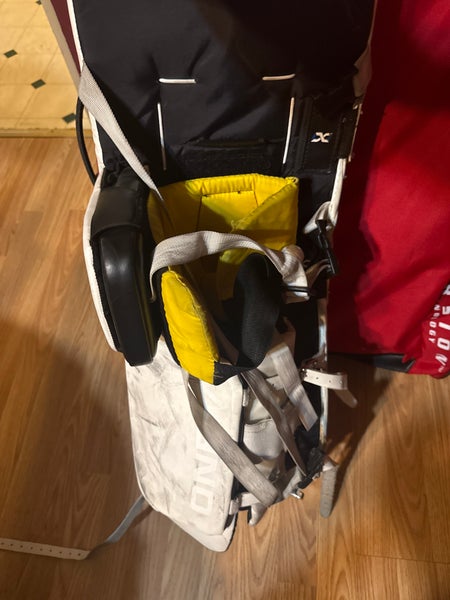 32"  Bauer One.7 Goalie Leg Pads (Used)
