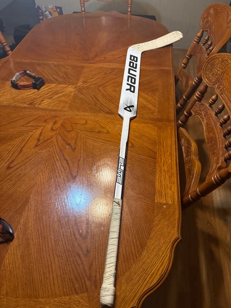 Senior Bauer Elite Full Right Goalie Stick 26" Paddle (Used)