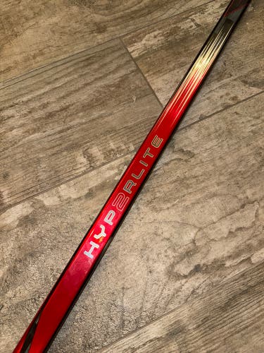Senior Bauer Vapor Hyperlite 2 Right Handed Hockey Stick P92 (Used)