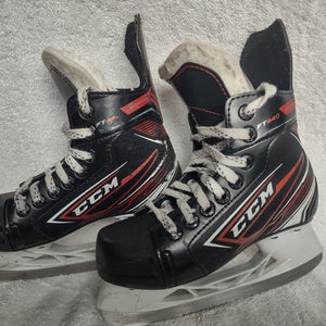 CCM JetSpeed FT440 Hockey Skates Regular Width Youth 13 (Used)