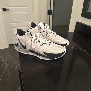 Men's Size M 11.0 (W 12.0) Nike lebron witness 7 Shoes (Used)