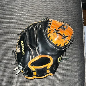 Wilson RH A2000 Catcher's Glove 32.5" (Used)