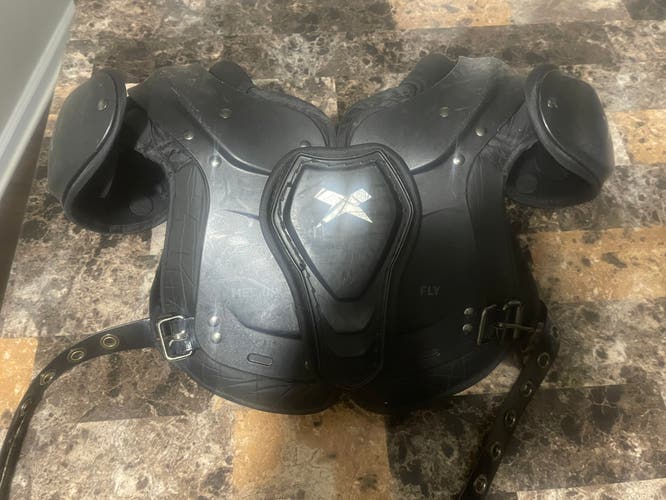 Medium Youth Xenith Fly Shoulder Pads (Used)