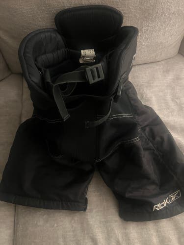 Junior Large Reebok 6k Girdle (Used) Hockey pants