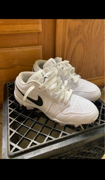 White Unisex Youth Size M 5.5 (W 6.5) Jordan Molded Cleats Cleats (New)
