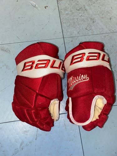 Like New Bauer Vapor Pro team Gloves 13”